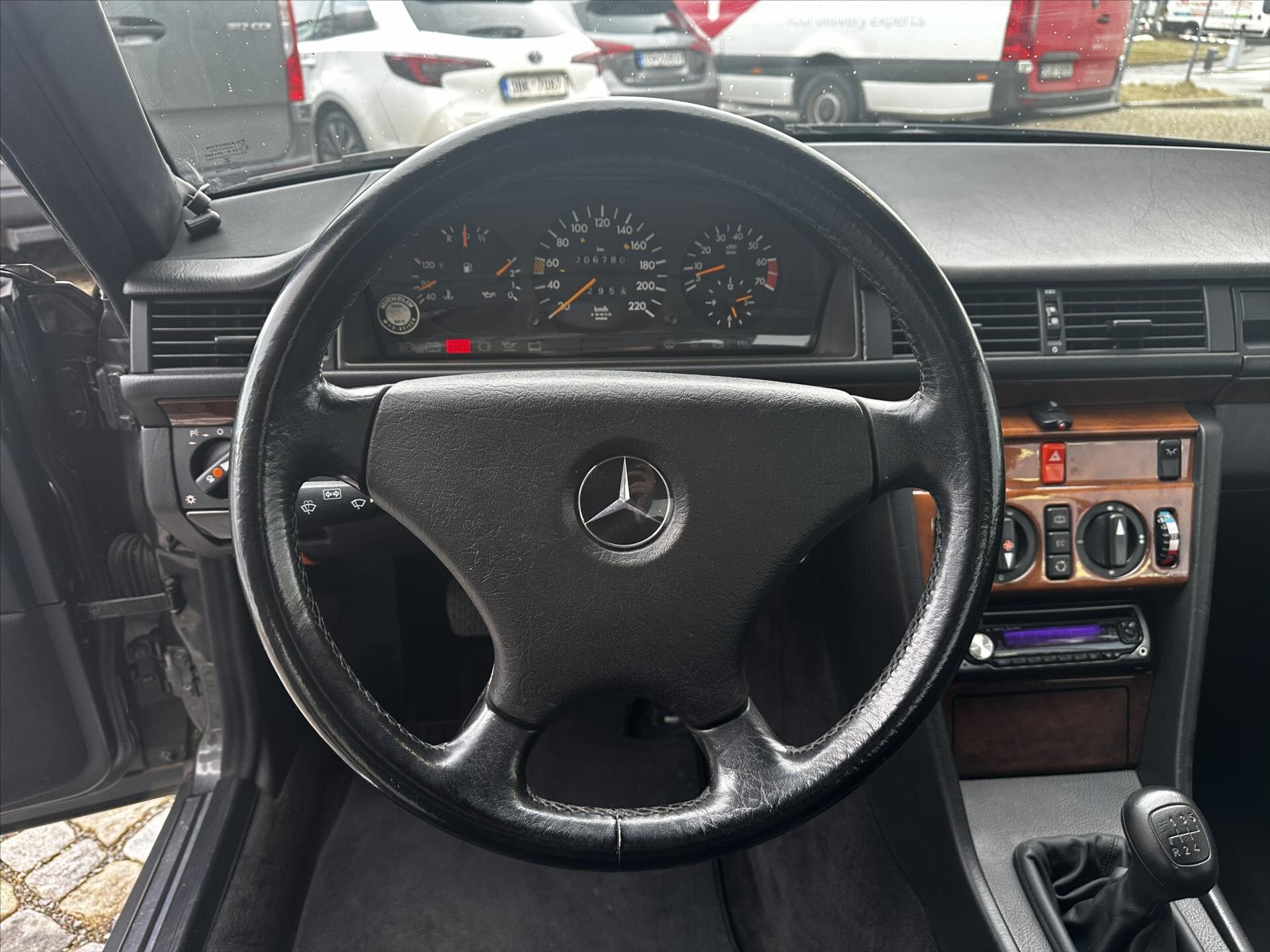 Mercedes-Benz 124 Kupé 1,9 l 100 kw