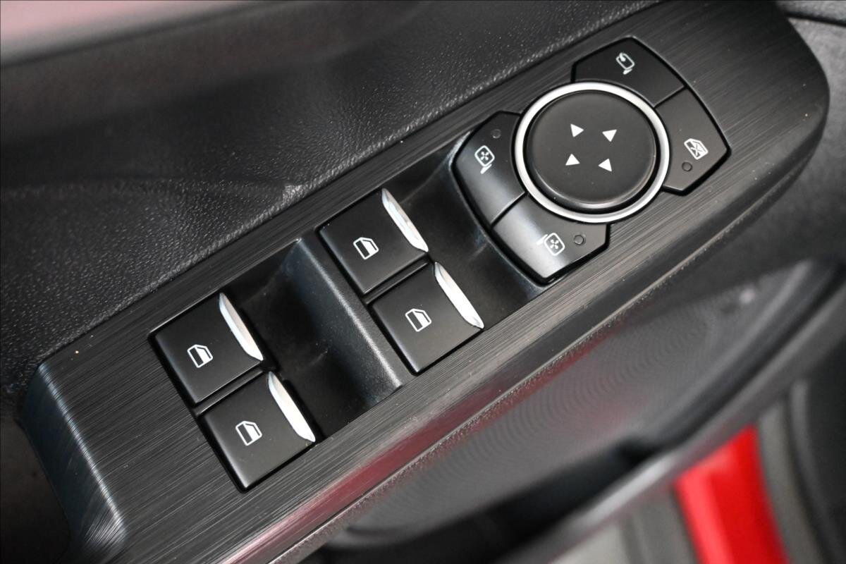 Ford Kuga SUV / Terénní 1,5 l 88 kw