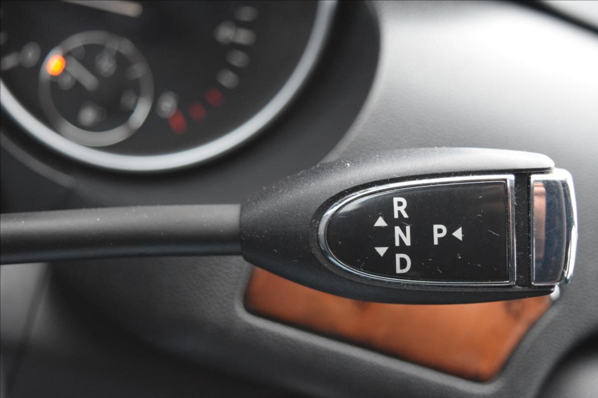 Mercedes-Benz Třídy R Kombi 3,0 l 140 kw