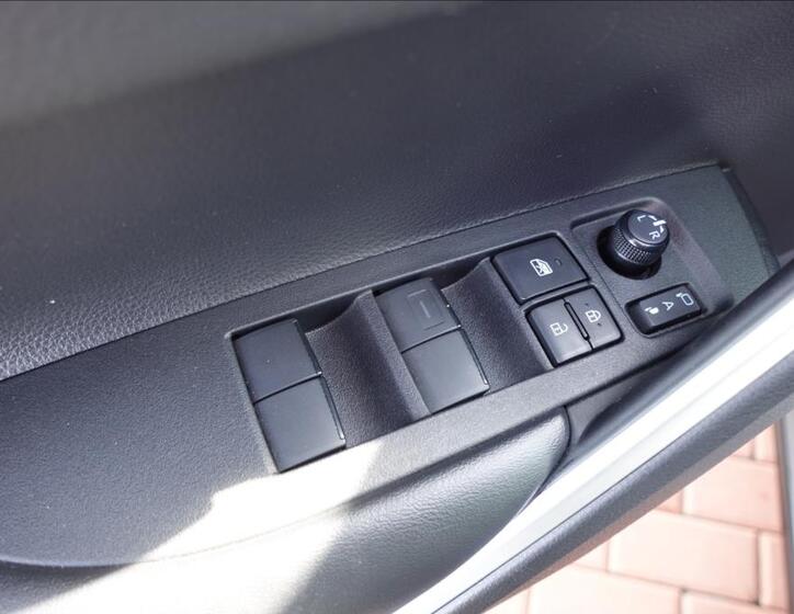 Toyota Corolla Cross 17