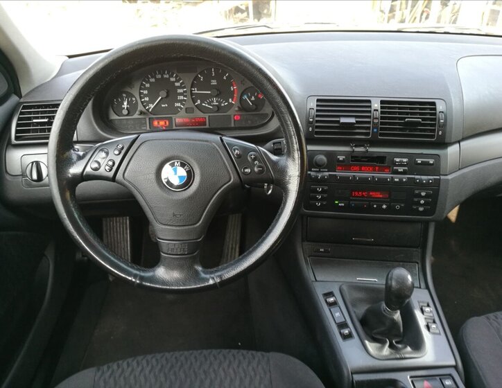 BMW Řada 3 Sedan / Limuzína 2,0 l 100 kw