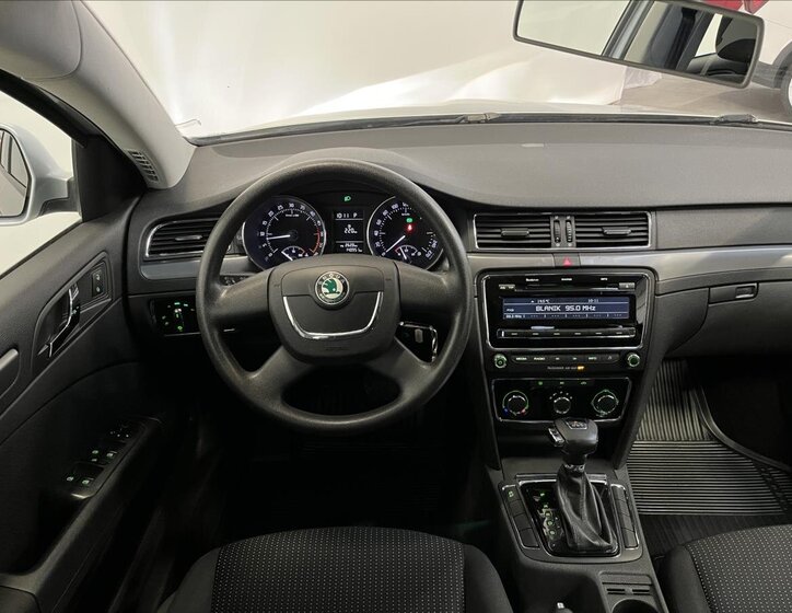 Škoda Superb Liftback 2,0 l 103 kw