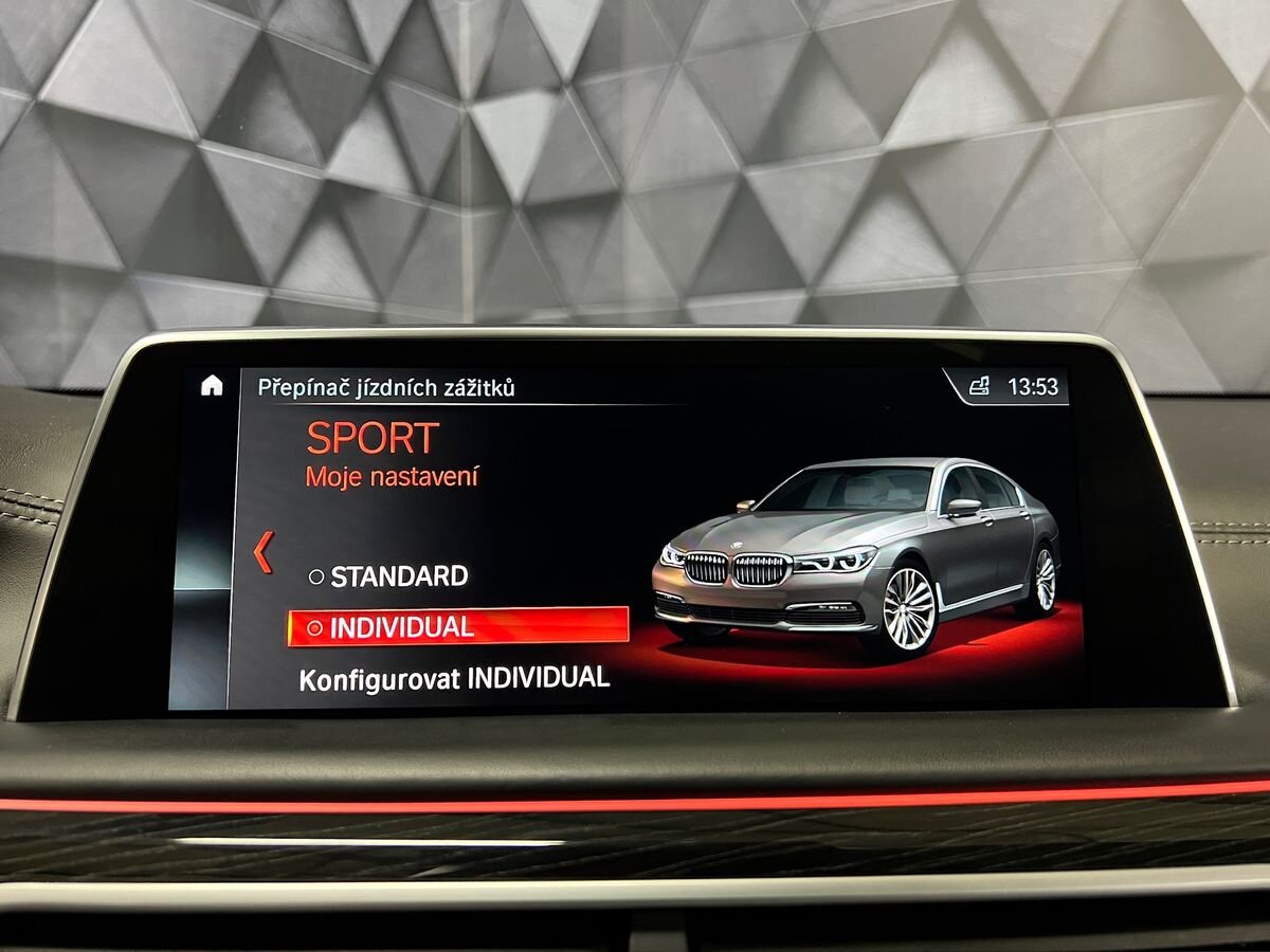 BMW Řada 7 Sedan 3,0 l 294 kw