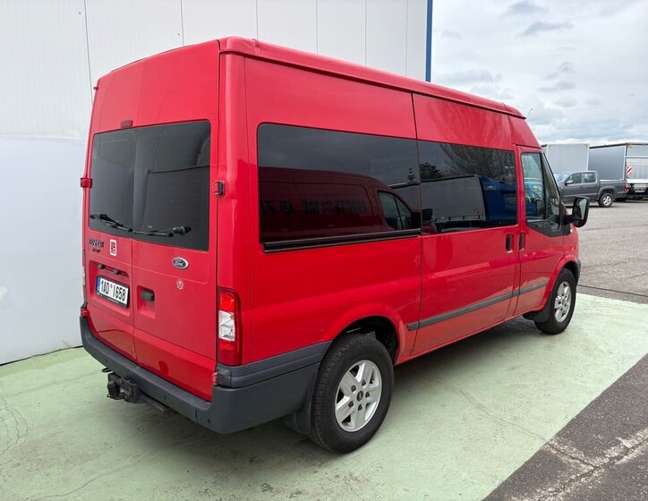 Ford Transit Kombi 2,4 l 103 kw