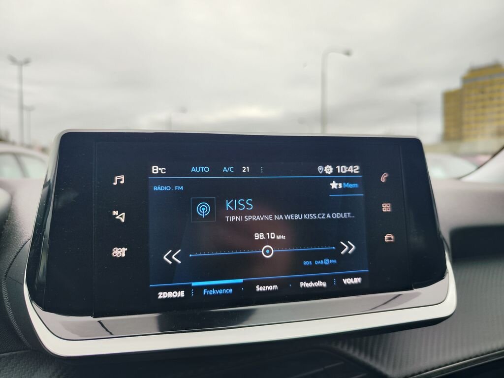 Peugeot 2008 SUV 1,2 l 96 kw