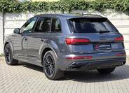 Audi Q7 4