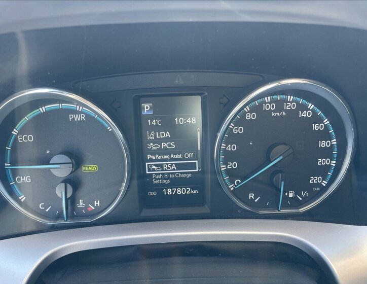 Toyota RAV4 SUV / Terénní 2,5 l 145 kw