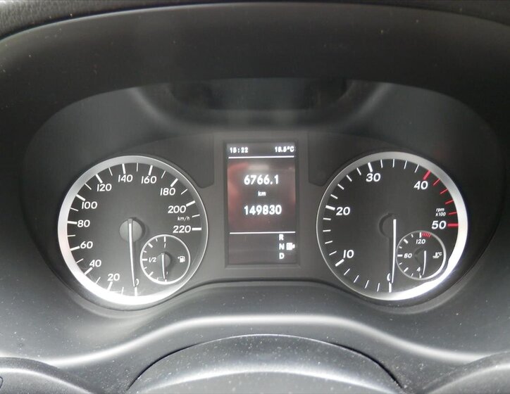 Mercedes-Benz Vito 26