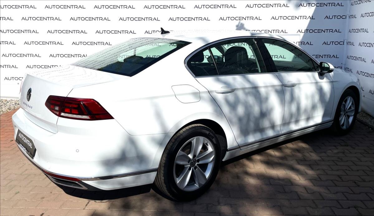 Volkswagen Passat Sedan 2,0 l 147 kw