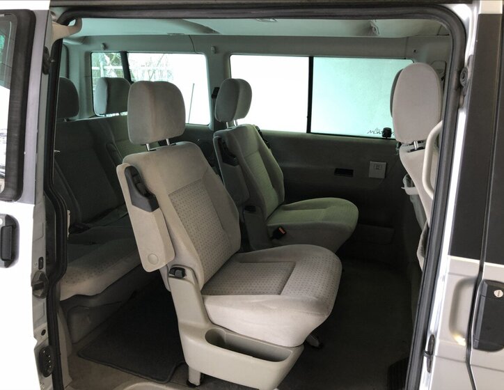 Volkswagen Caravelle 11