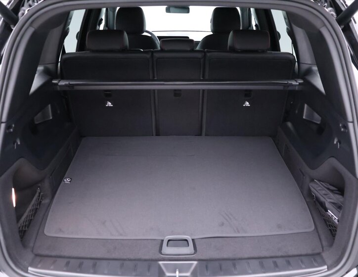 Mercedes-Benz GLB 10