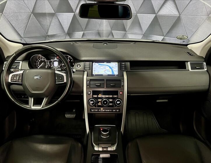 Land Rover Discovery 10