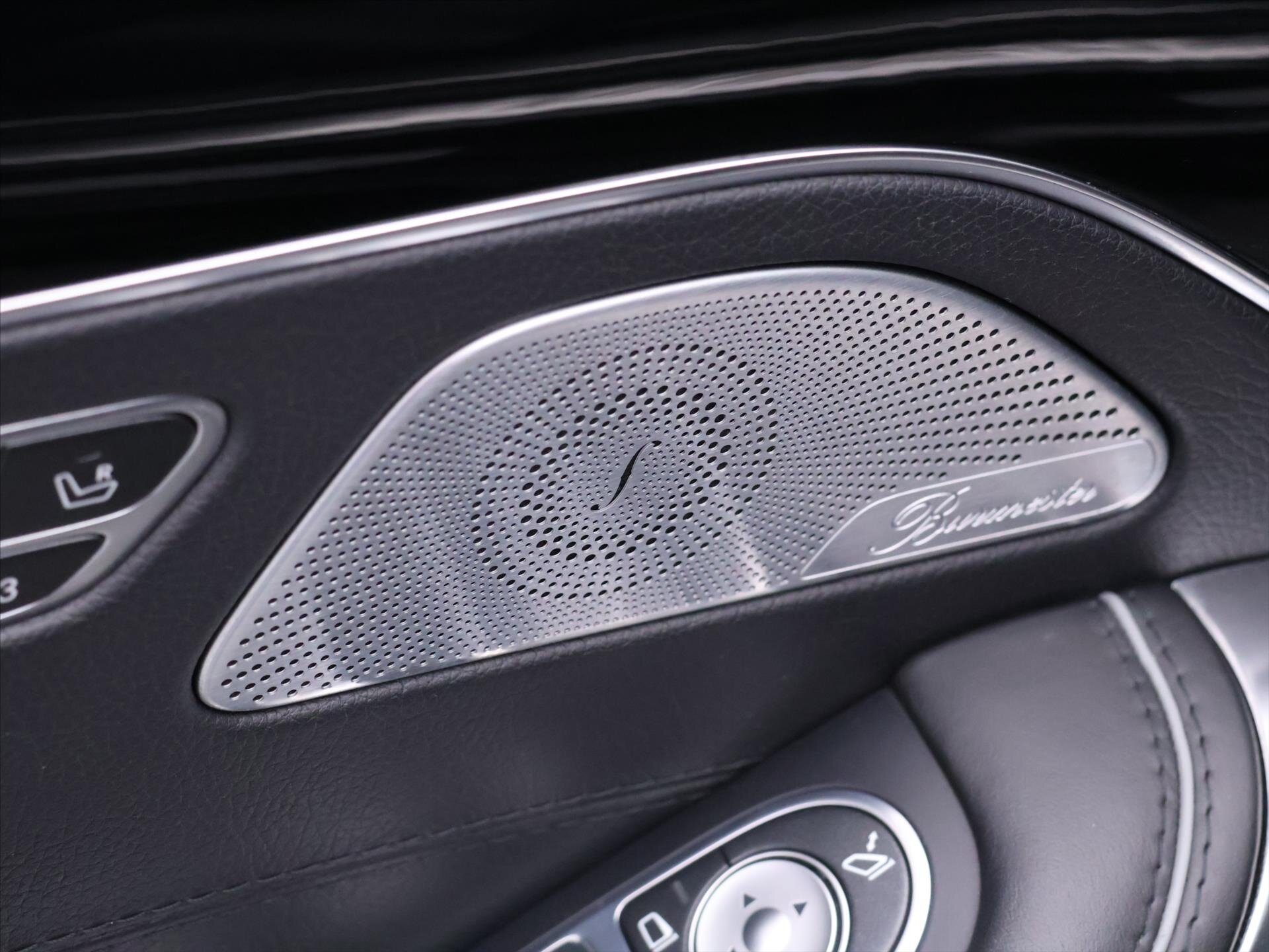 Mercedes-Benz Třídy S Kupé 5,5 l 430 kw