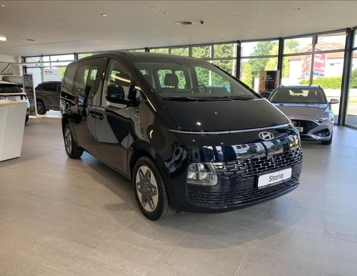 Hyundai Staria 3