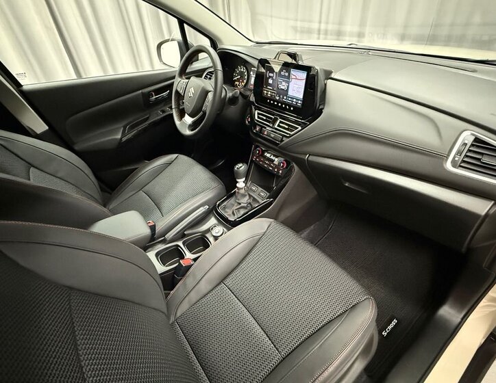 Suzuki S-Cross SUV / Terénní 1,4 l 81 kw