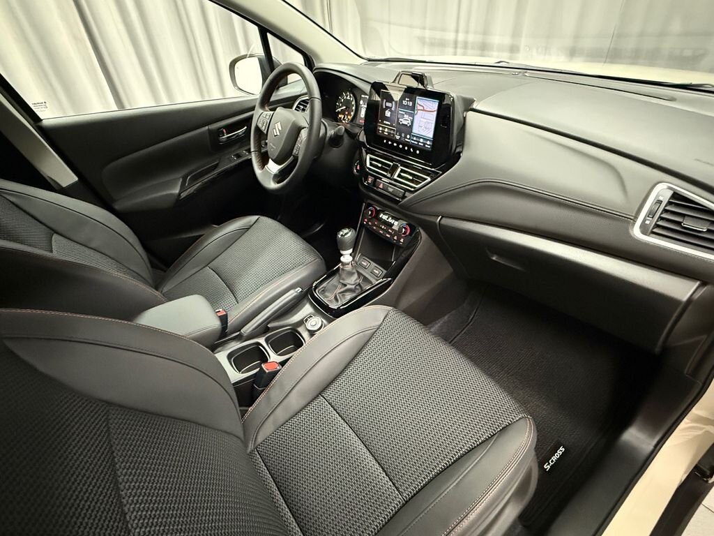 Suzuki S-Cross SUV / Terénní 1,4 l 81 kw