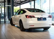 Tesla Model 3 20