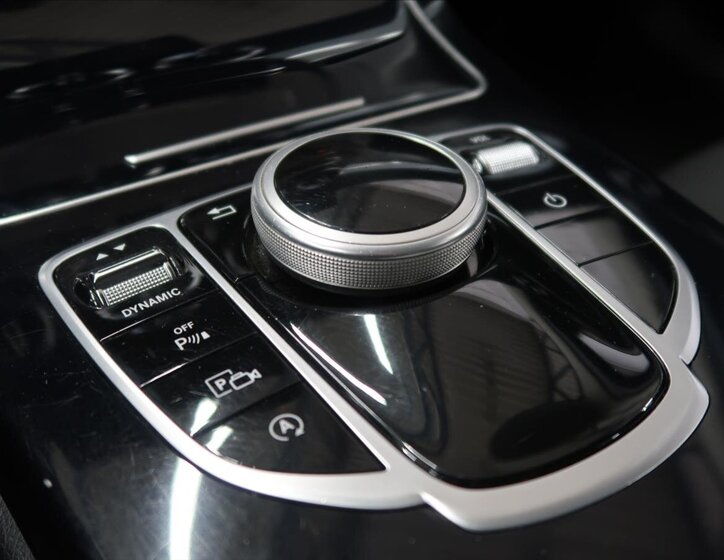 Mercedes-Benz Třídy C 27