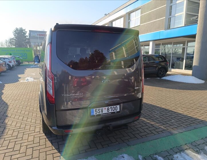 Ford Tourneo Custom MPV 2,0 l 110 kw