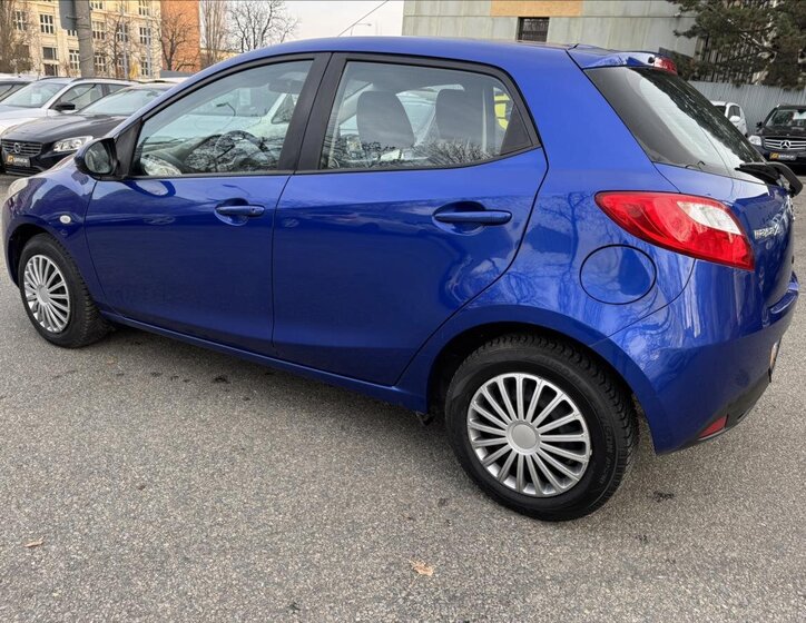 Mazda 2 6