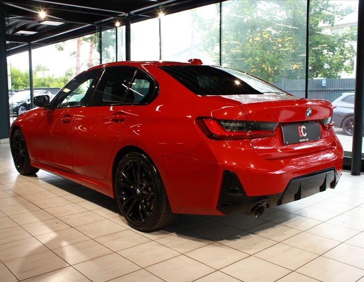 BMW Řada 3 Sedan / Limuzína 2,0 l 140 kw