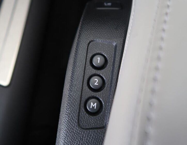 DS Automobiles DS9 Sedan / Limuzína 1,6 l 147 kw