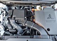 Mitsubishi Outlander SUV 2,4 l 225 kw