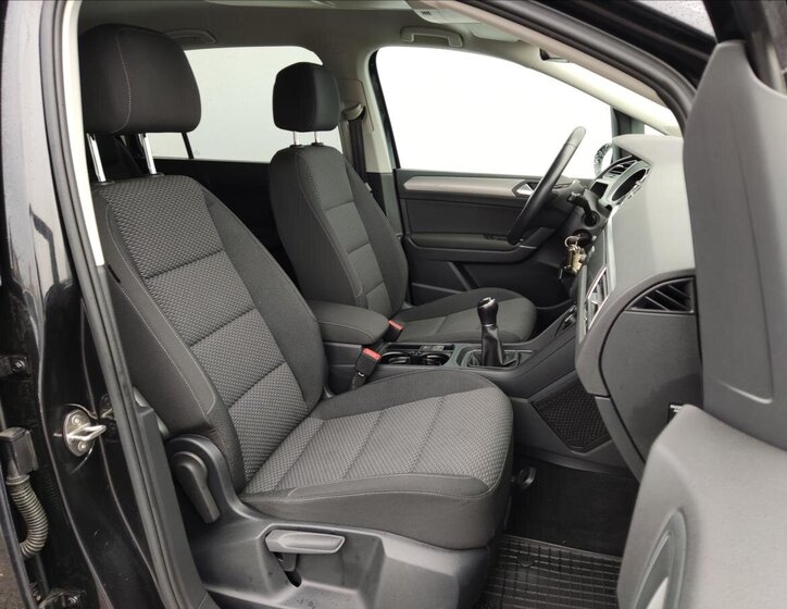 Volkswagen Touran MPV 1,2 l 81 kw