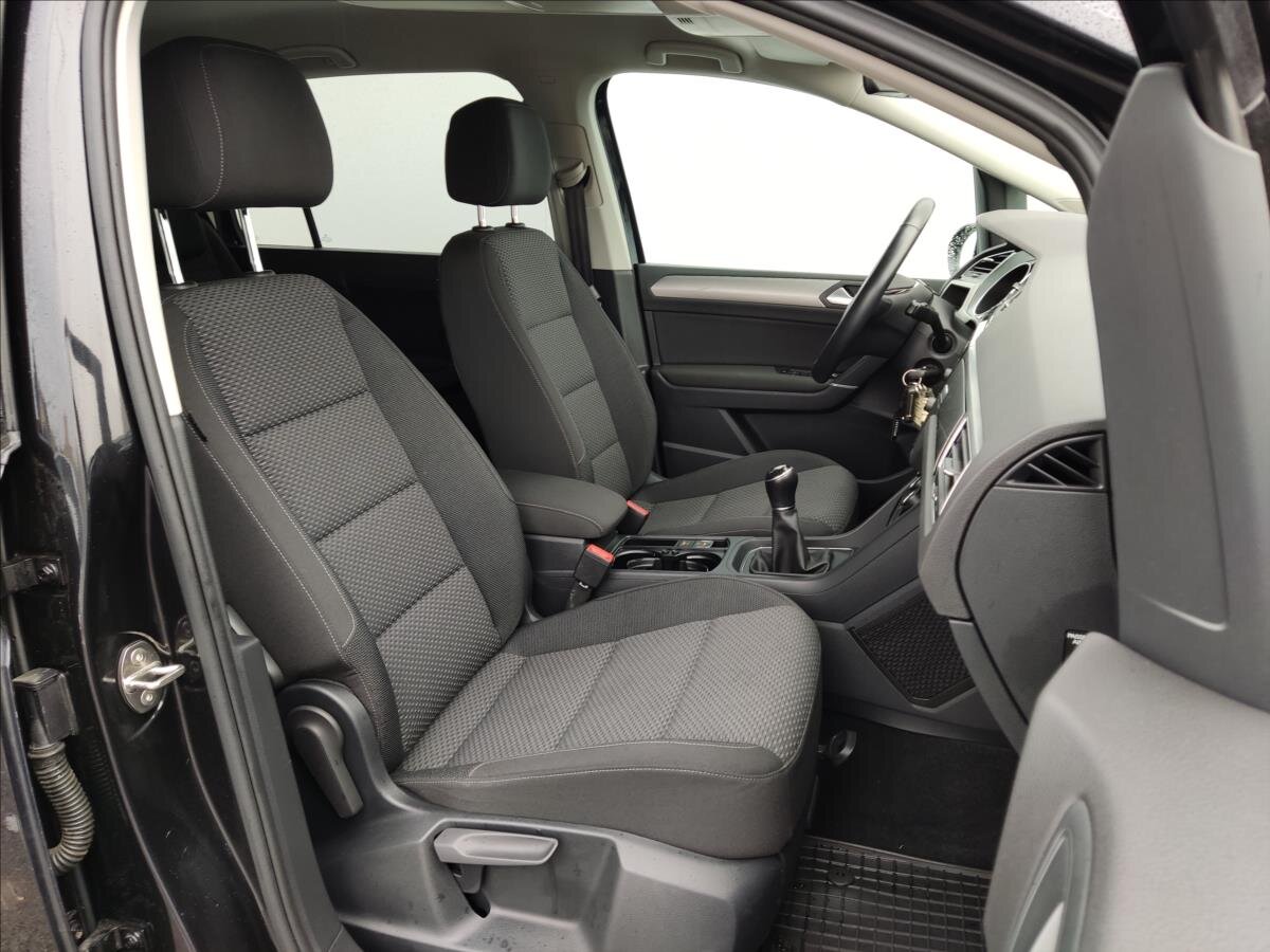 Volkswagen Touran MPV 1,2 l 81 kw