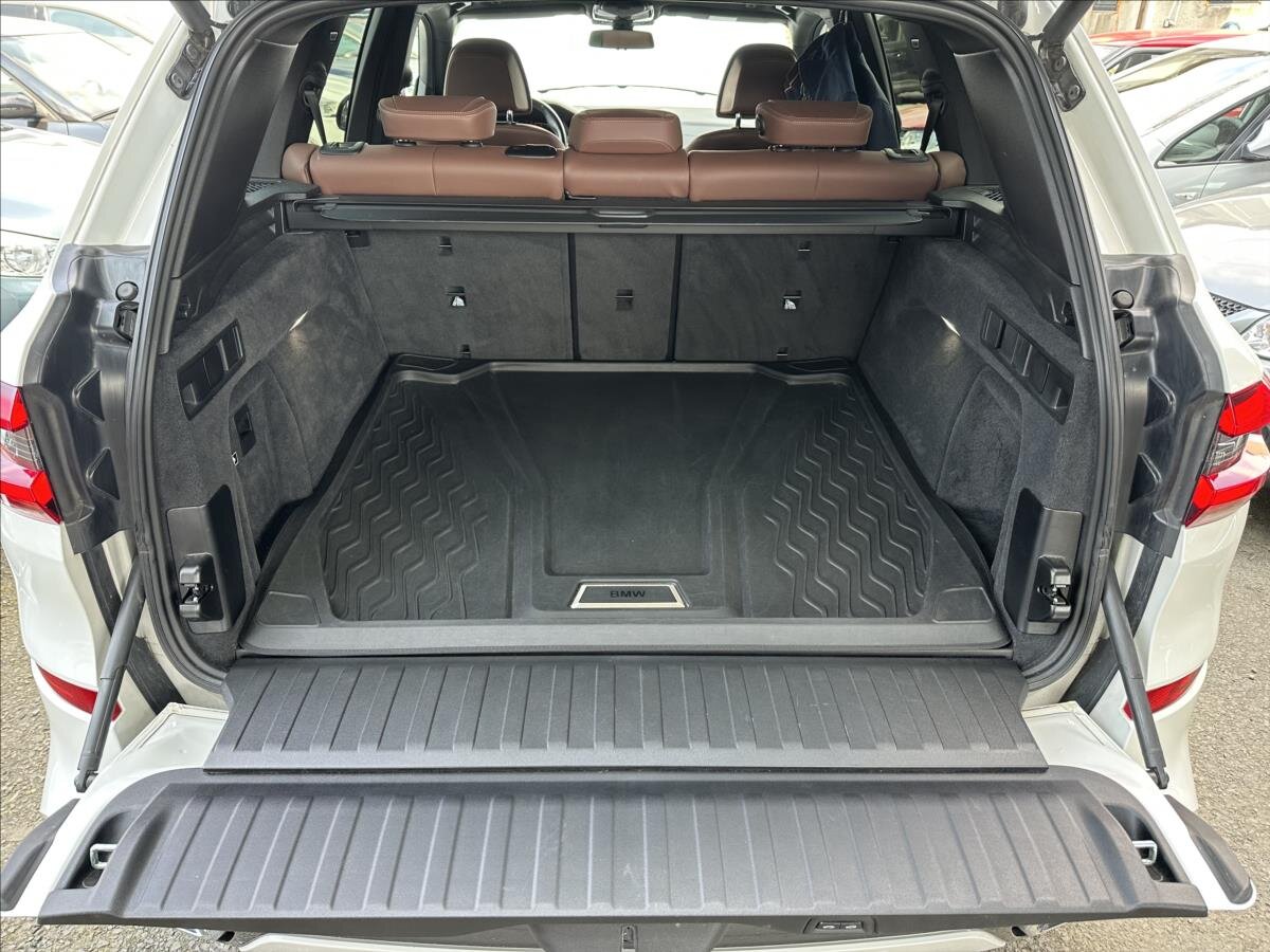 BMW X5 SUV / Terénní 3,0 l 195 kw