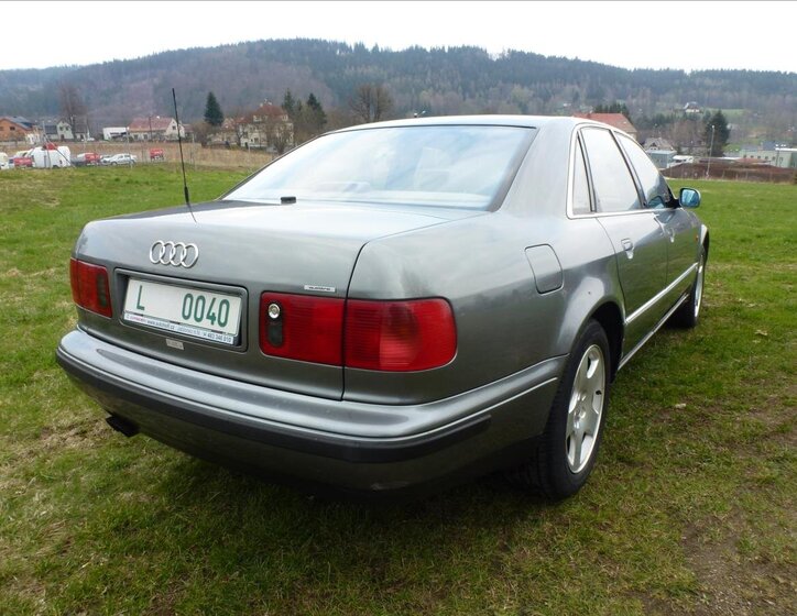 Audi A8 11