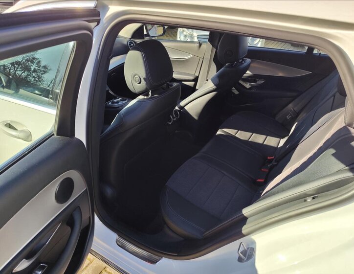 Mercedes-Benz Třídy E 32