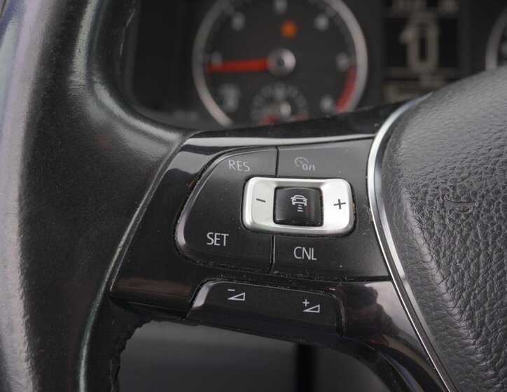 Volkswagen Caravelle 13