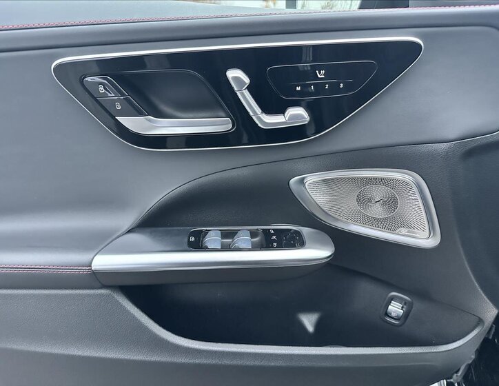 Mercedes-Benz Třídy C 12