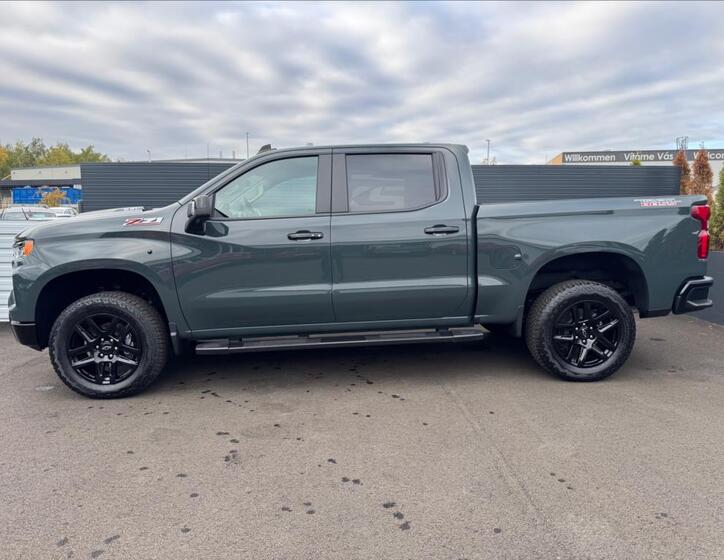 Chevrolet Silverado 9