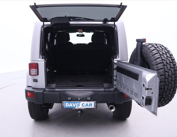 Jeep Wrangler SUV / Terénní 2,8 l 147 kw