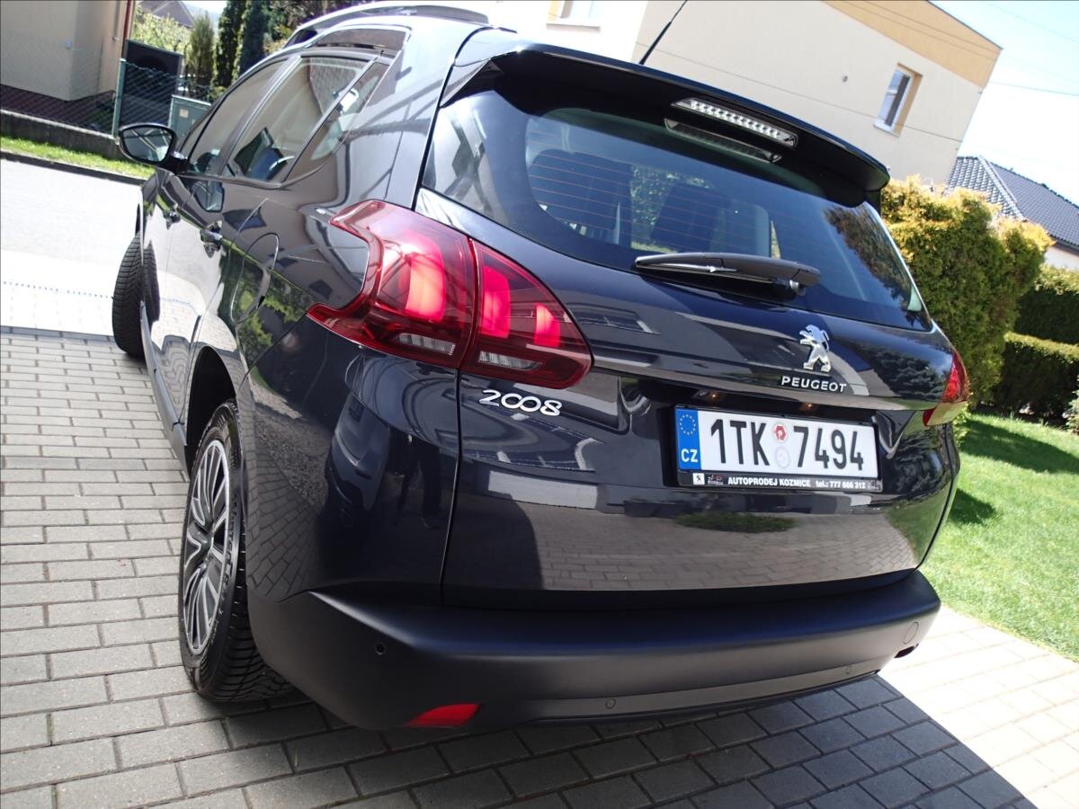 Peugeot 2008 Kombi 1,2 l 61 kw