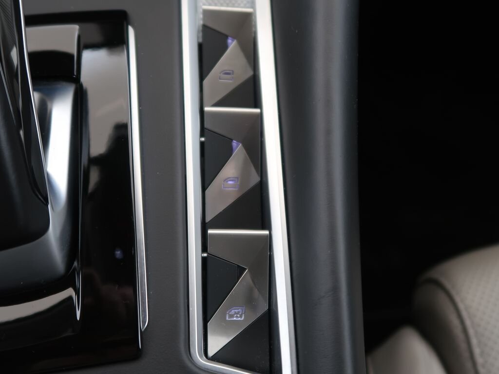 DS Automobiles DS9 Sedan / Limuzína 1,6 l 147 kw