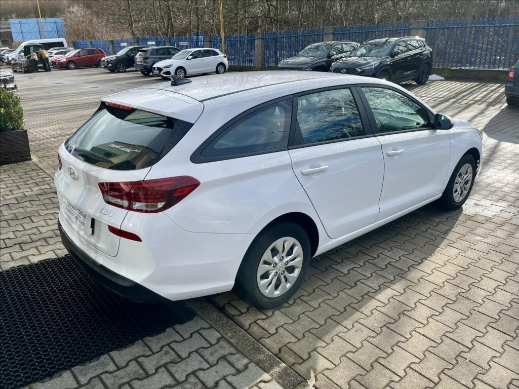 Hyundai i30 Kombi 1,5 l 71 kw