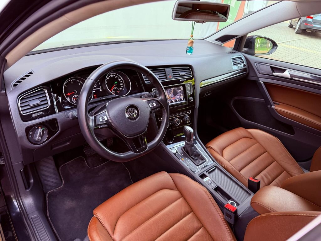 Volkswagen Golf Kombi 1,6 l 77 kw