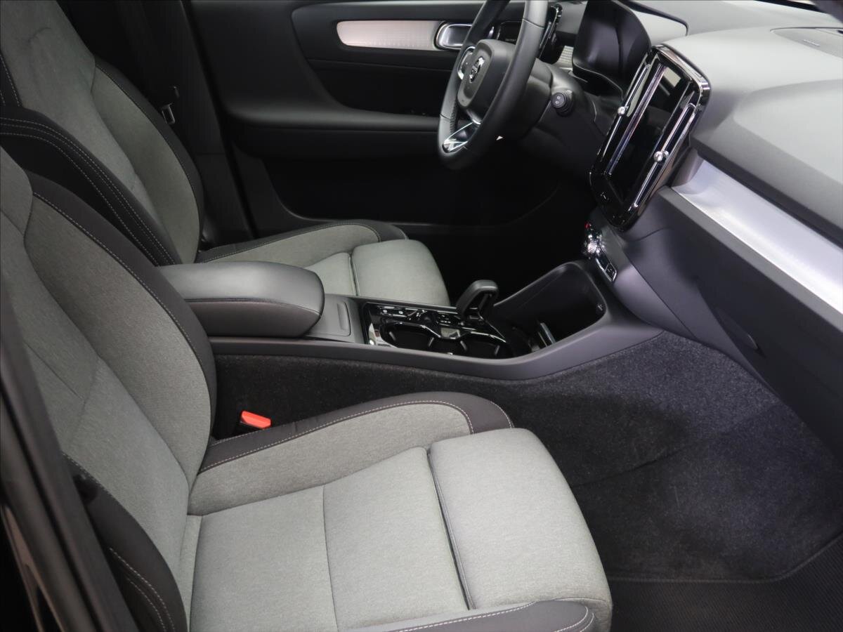 Volvo XC40 Kombi 2,0 l 145 kw