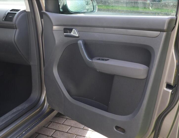 Volkswagen Touran 16