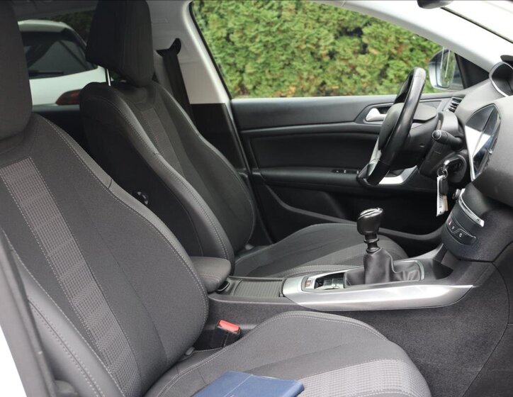 Peugeot 308 Kombi 1,5 l 96 kw