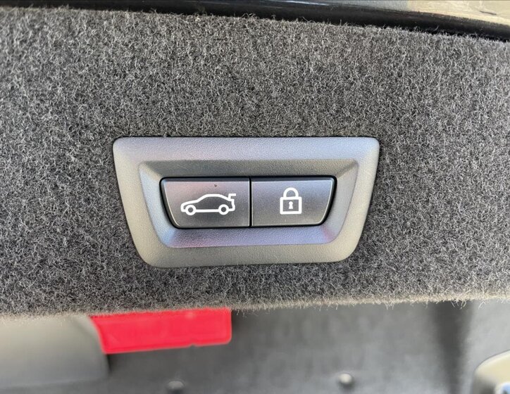 BMW Řada 7 Sedan 3,0 l 210 kw