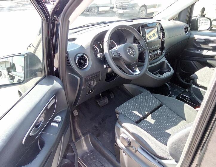 Mercedes-Benz Vito 9