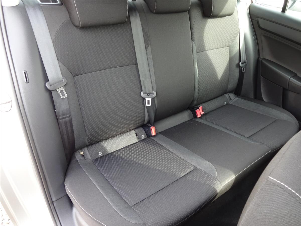 Škoda Rapid Sedan / Limuzína 1,2 l 66 kw