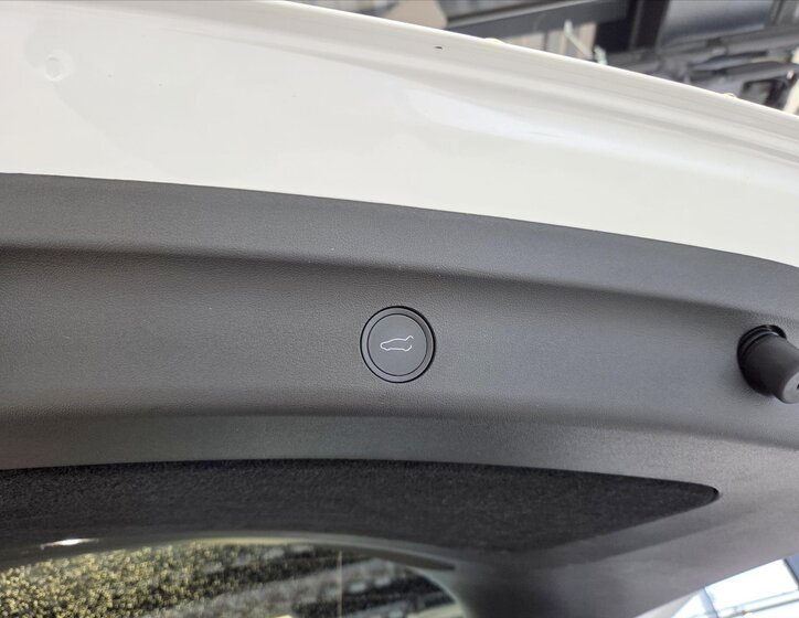 Tesla Model Y SUV / Terénní 0,0 378 kw