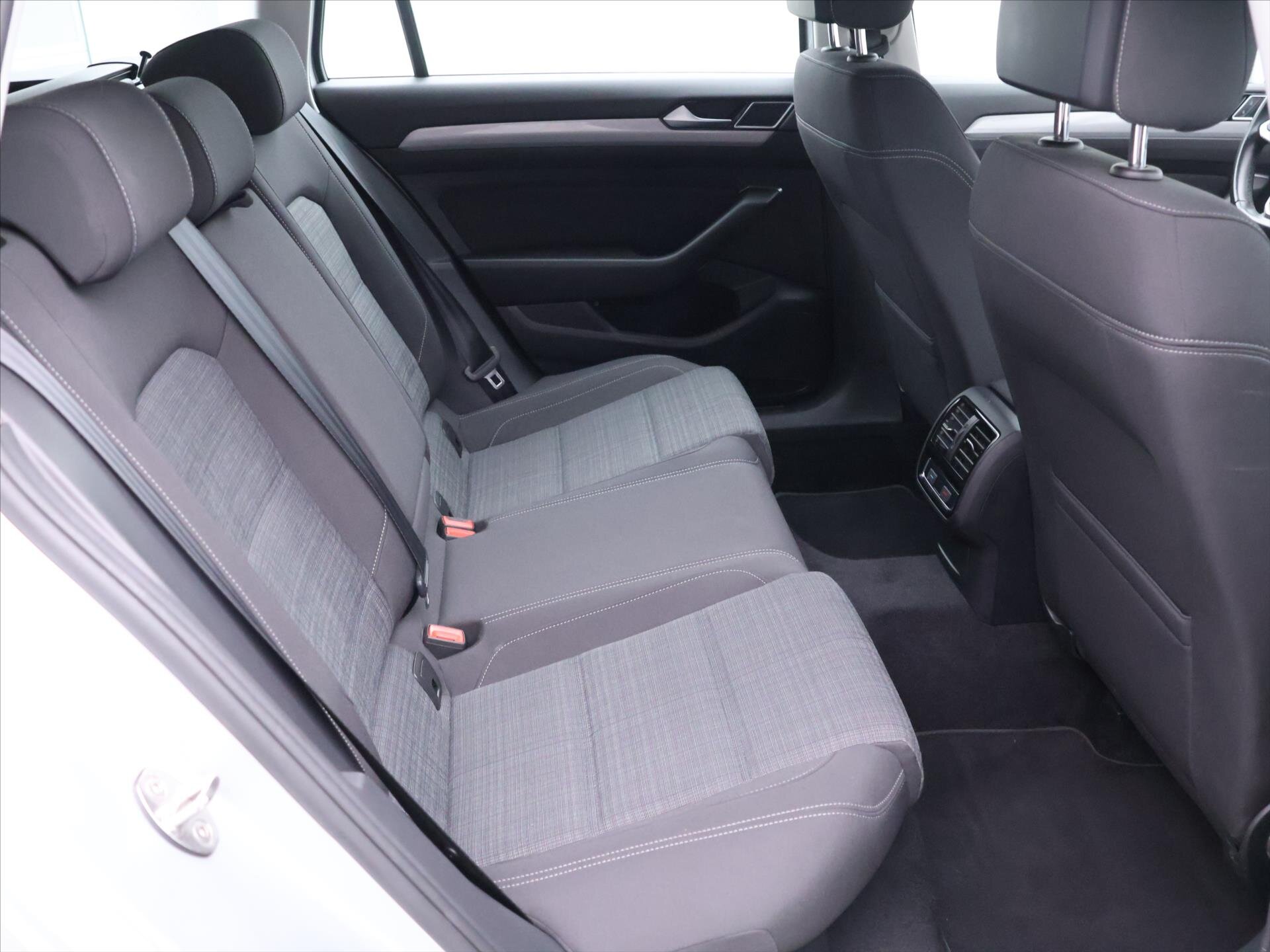 Volkswagen Passat Kombi 2,0 l 110 kw