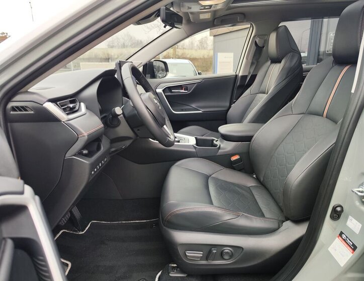 Toyota RAV4 Kombi 2,5 l 131 kw