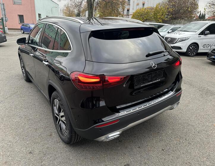 Mercedes-Benz GLA 5
